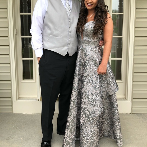 Silver Ellie Wilde dress - Picture 2 of 4